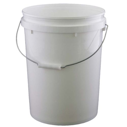 White plastic pail 20 Litre